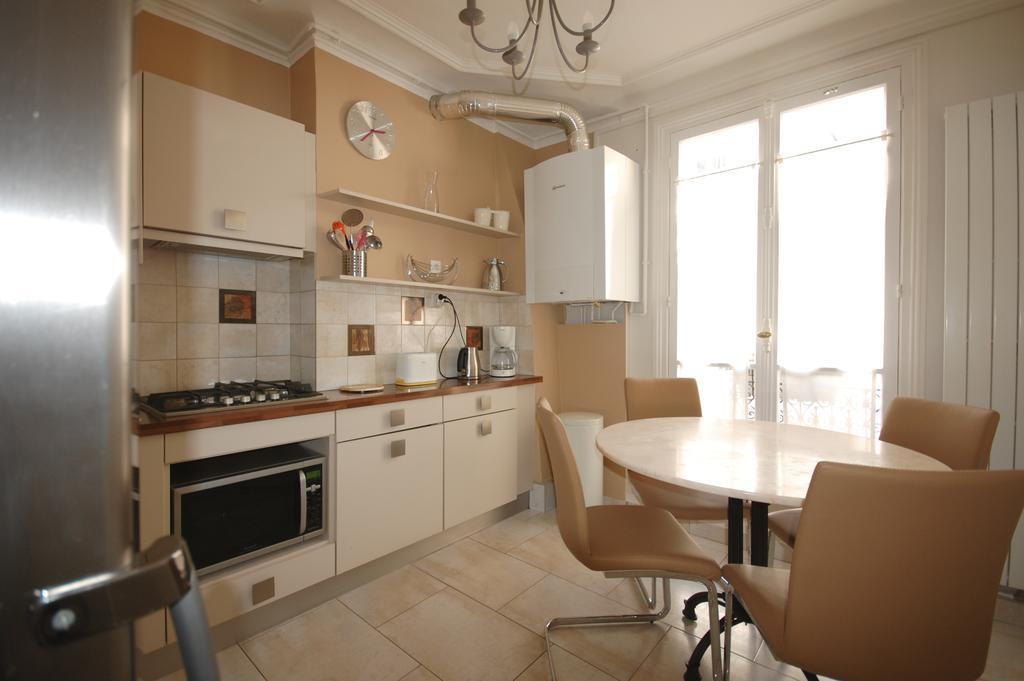 Two-Bedroom Apartment Champs-Elysees Paris Dış mekan fotoğraf